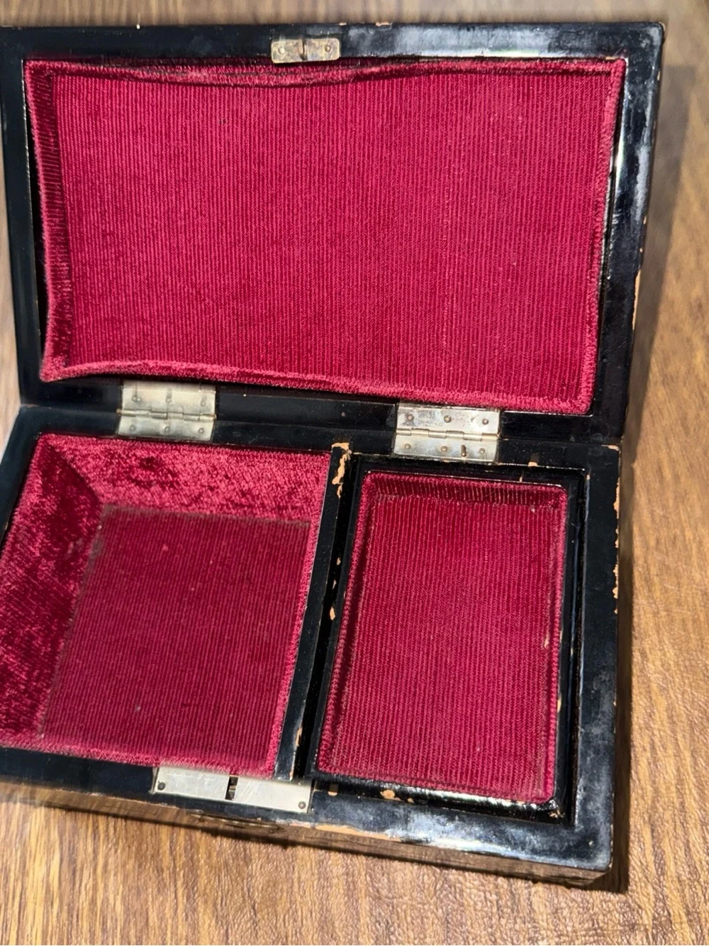 Black Lacquer Japanese jewelry box musical vintage